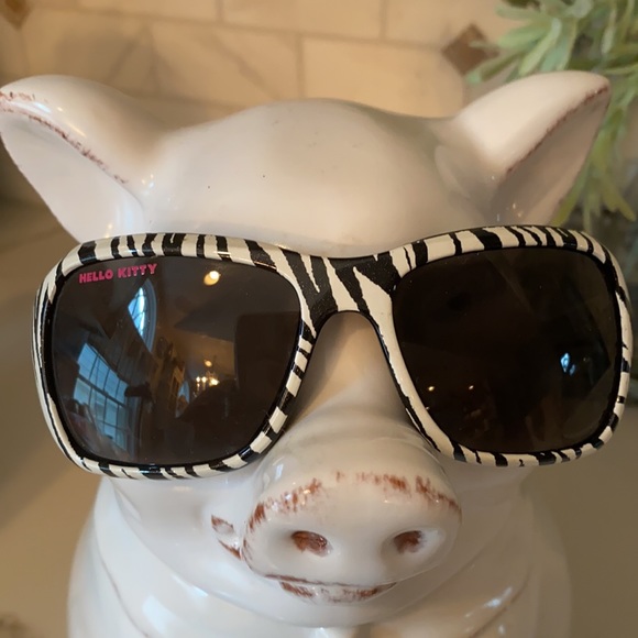 HELLO KITTY ZEBRA & DAISY GIRLS 😎 SUNGLASSES - Picture 2 of 8